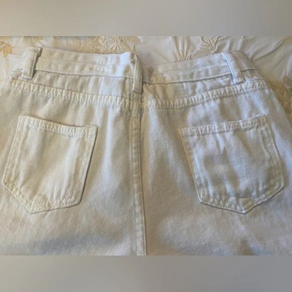NWOT“JEANS” Sz-L Juniors/58 China- Cute Off White Jean Shorts-Soft Movable Cloth - Picture 14 of 15